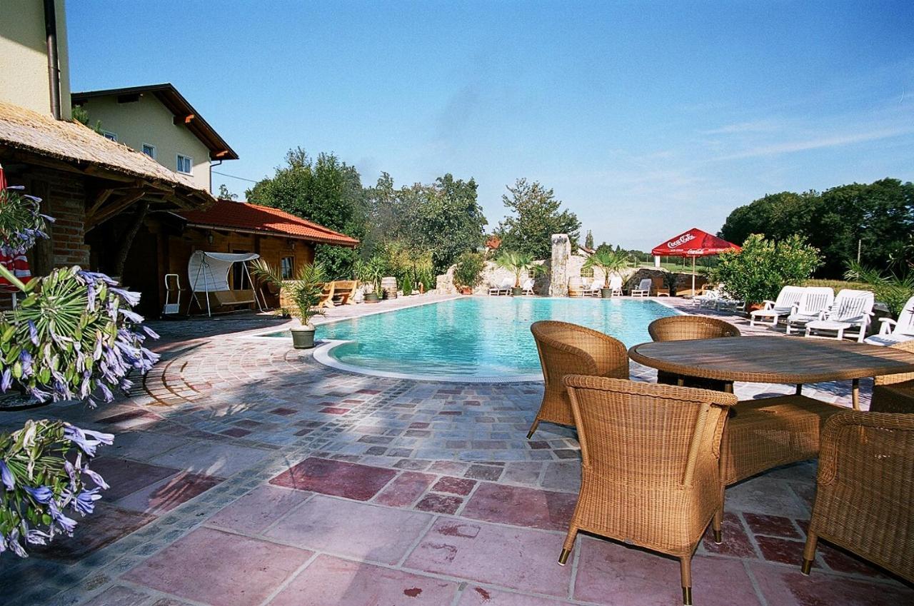 Gasthof-strasser Hotel 3*